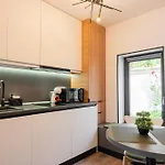 Fun House - Comfortable With Garden And Near Parking Appartamento Braşov