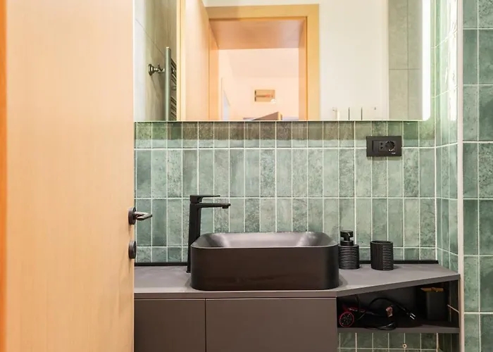 Apartment Fun House - Comfortable With Garden And Near Parking