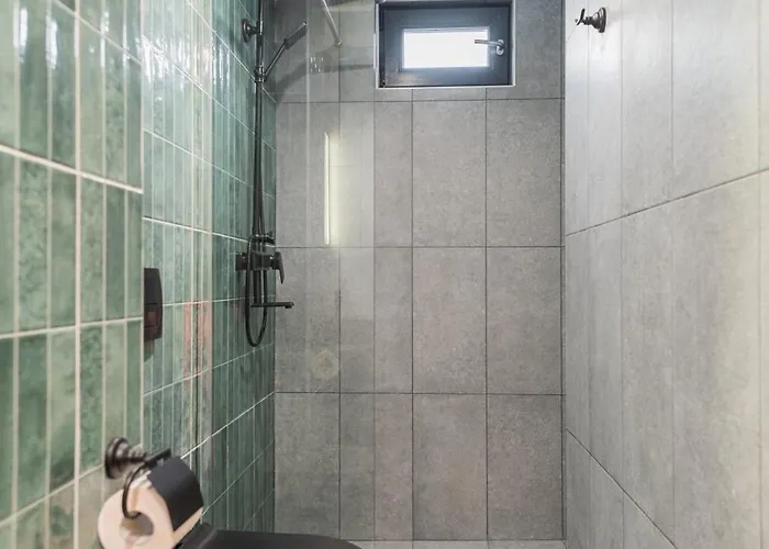 Fun House - Comfortable With Garden And Near Parking Apartment