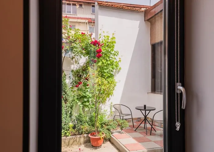 Fun House - Comfortable With Garden And Near Parking *