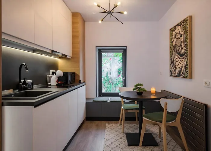 Fun House - Comfortable With Garden And Near Parking Brašov